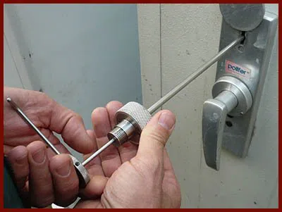 Chicago Emergency Locksmiths Chicago, IL 312-763-5151 - 5-lock-opening